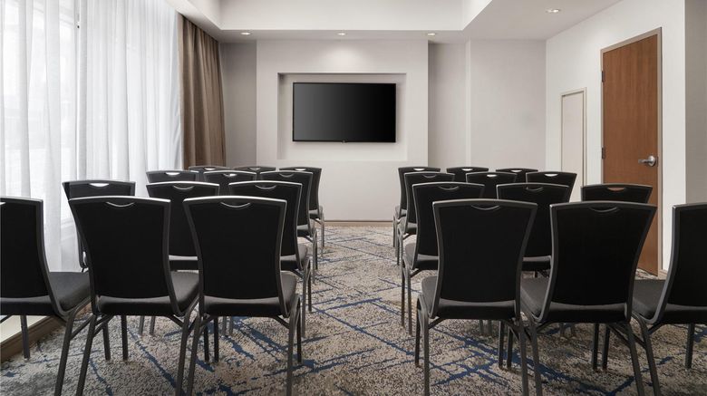 <b>Homewood Sts by Hilton Boston/Brookline Meeting</b>. Images powered by <a href="https://iceportal.shijigroup.com/" title="IcePortal" target="_blank">IcePortal</a>.