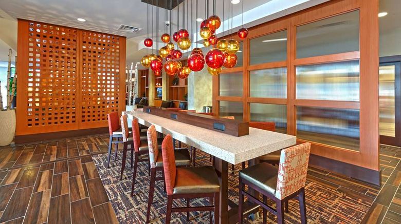 <b>Hampton Inn Houston Downtown Restaurant</b>. Images powered by <a href="https://iceportal.shijigroup.com/" title="IcePortal" target="_blank">IcePortal</a>.