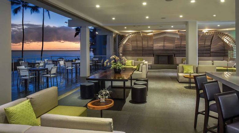<b>DoubleTree by Hilton The Grand Naniloa Lobby</b>. Images powered by <a href="https://iceportal.shijigroup.com/" title="IcePortal" target="_blank">IcePortal</a>.