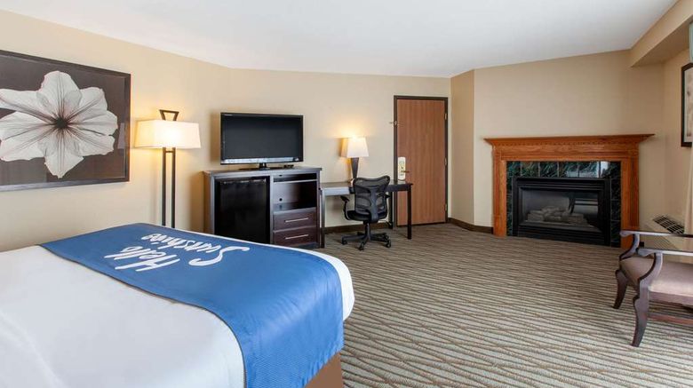 <b>Days Inn Petoskey Room</b>. Images powered by <a href="https://iceportal.shijigroup.com/" title="IcePortal" target="_blank">IcePortal</a>.