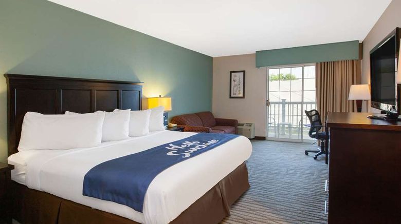 <b>Days Inn Petoskey Room</b>. Images powered by <a href="https://iceportal.shijigroup.com/" title="IcePortal" target="_blank">IcePortal</a>.