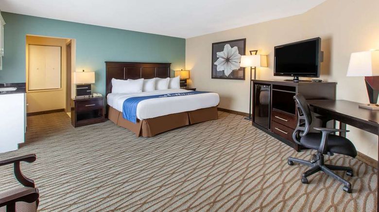 <b>Days Inn Petoskey Room</b>. Images powered by <a href="https://iceportal.shijigroup.com/" title="IcePortal" target="_blank">IcePortal</a>.