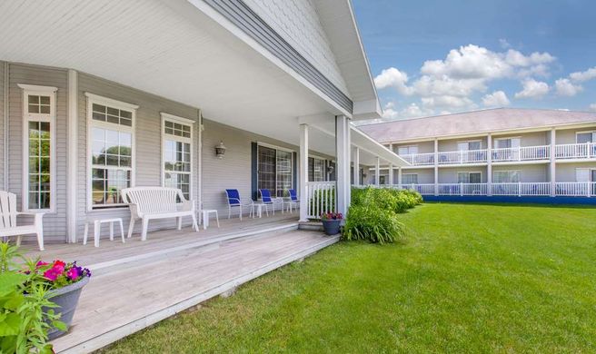 Days Inn Petoskey Exterior