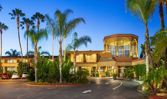 Handlery Hotel & Resort Exterior