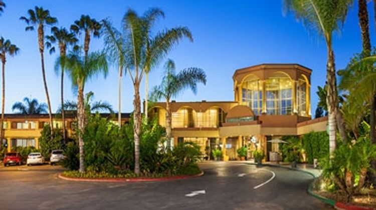 Handlery Hotel & Resort Exterior