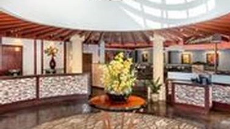 <b>Handlery Hotel & Resort Lobby</b>. Images powered by <a href="https://iceportal.shijigroup.com/" title="IcePortal" target="_blank">IcePortal</a>.