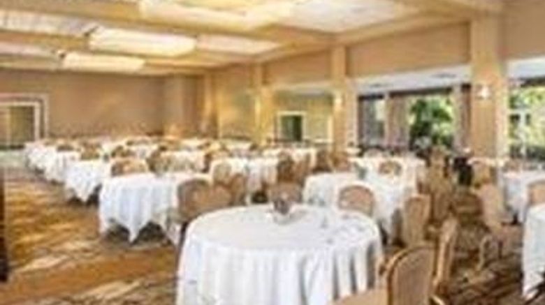 <b>Handlery Hotel & Resort Restaurant</b>. Images powered by <a href="https://iceportal.shijigroup.com/" title="IcePortal" target="_blank">IcePortal</a>.
