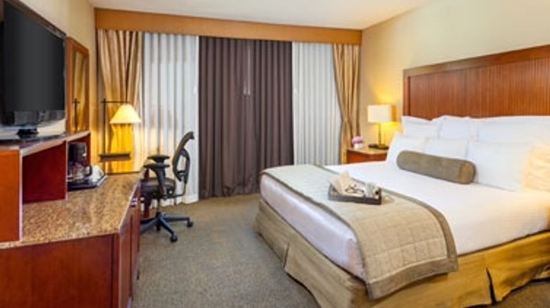 <b>Handlery Hotel & Resort Room</b>. Images powered by <a href="https://iceportal.shijigroup.com/" title="IcePortal" target="_blank">IcePortal</a>.