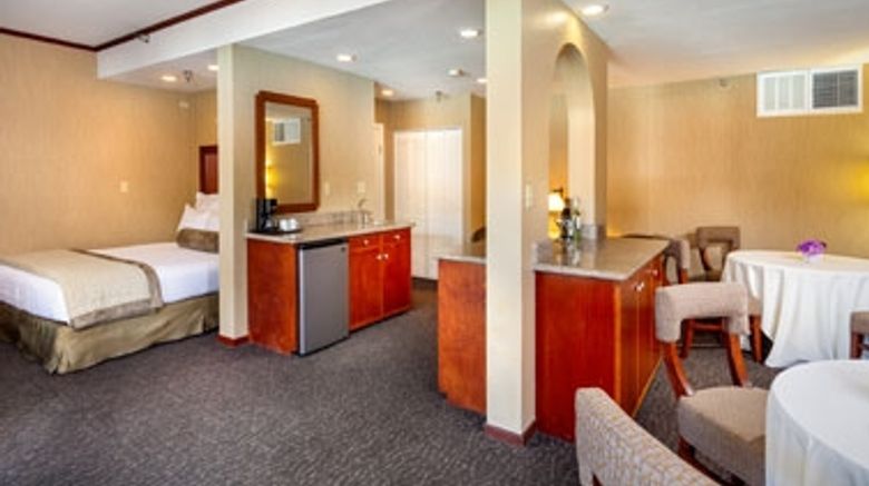 <b>Handlery Hotel & Resort Suite</b>. Images powered by <a href="https://iceportal.shijigroup.com/" title="IcePortal" target="_blank">IcePortal</a>.