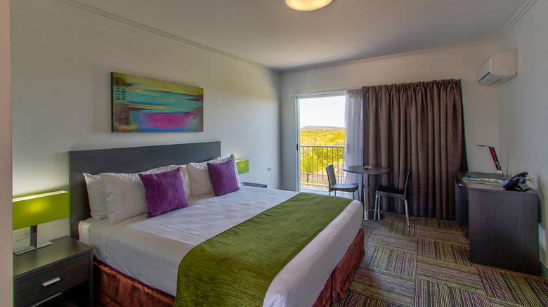 <b>Mackay Oceanside Central Hotel Suite</b>. Images powered by <a href="https://iceportal.shijigroup.com/" title="IcePortal" target="_blank">IcePortal</a>.