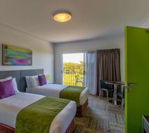 Mackay Oceanside Central Hotel Room
