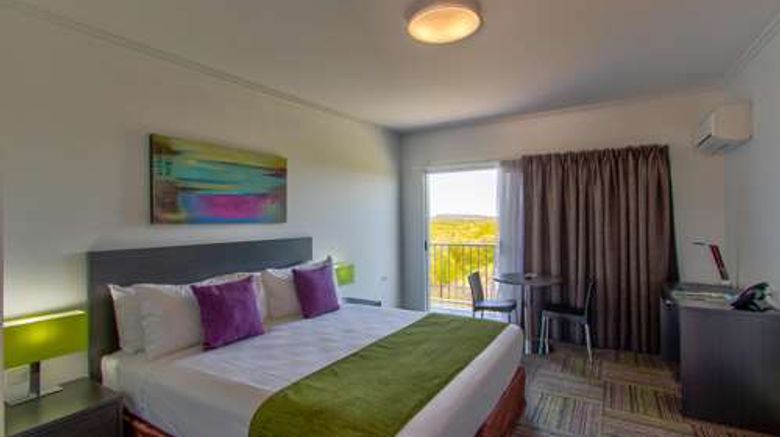 <b>Mackay Oceanside Central Hotel Room</b>. Images powered by <a href="https://iceportal.shijigroup.com/" title="IcePortal" target="_blank">IcePortal</a>.