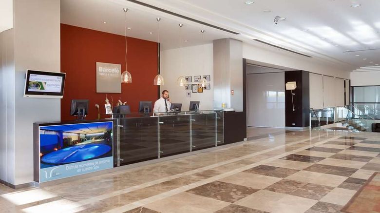<b>Occidental Aranjuez Lobby</b>. Images powered by <a href="https://iceportal.shijigroup.com/" title="IcePortal" target="_blank">IcePortal</a>.