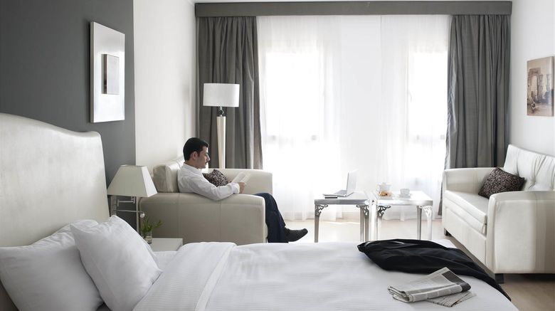 <b>Barcelo Cairo Pyramids Suite</b>. Images powered by <a href="https://iceportal.shijigroup.com/" title="IcePortal" target="_blank">IcePortal</a>.
