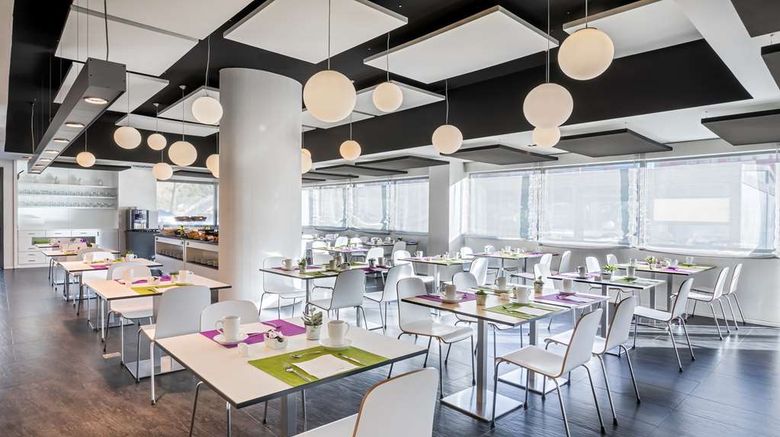 <b>Occidental Castellana Norte Restaurant</b>. Images powered by <a href="https://iceportal.shijigroup.com/" title="IcePortal" target="_blank">IcePortal</a>.