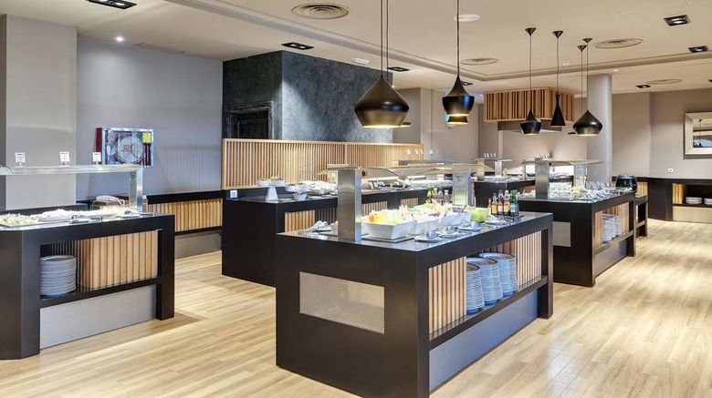 <b>Barcelo Jerez Montecastillo Restaurant</b>. Images powered by <a href="https://iceportal.shijigroup.com/" title="IcePortal" target="_blank">IcePortal</a>.