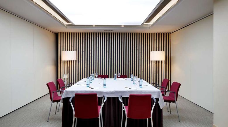 <b>Barcelo Oviedo Cervantes Meeting</b>. Images powered by <a href="https://iceportal.shijigroup.com/" title="IcePortal" target="_blank">IcePortal</a>.