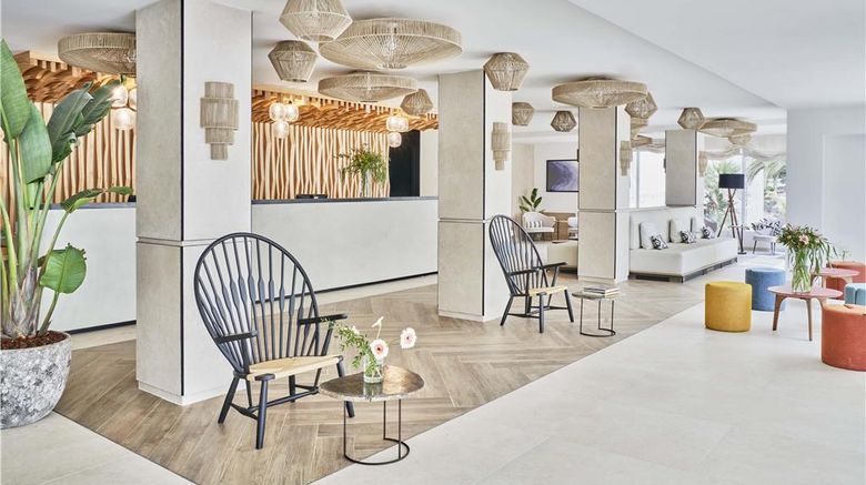 <b>Barcelo Aguamarina Lobby</b>. Images powered by <a href="https://iceportal.shijigroup.com/" title="IcePortal" target="_blank">IcePortal</a>.