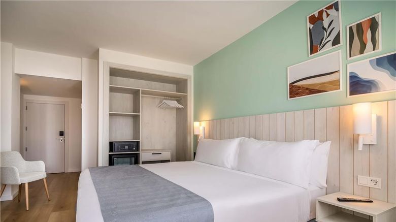 <b>Barcelo Aguamarina Room</b>. Images powered by <a href="https://iceportal.shijigroup.com/" title="IcePortal" target="_blank">IcePortal</a>.