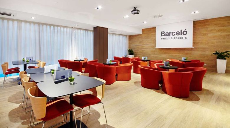 <b>Occidental Praha Lobby</b>. Images powered by <a href="https://iceportal.shijigroup.com/" title="IcePortal" target="_blank">IcePortal</a>.