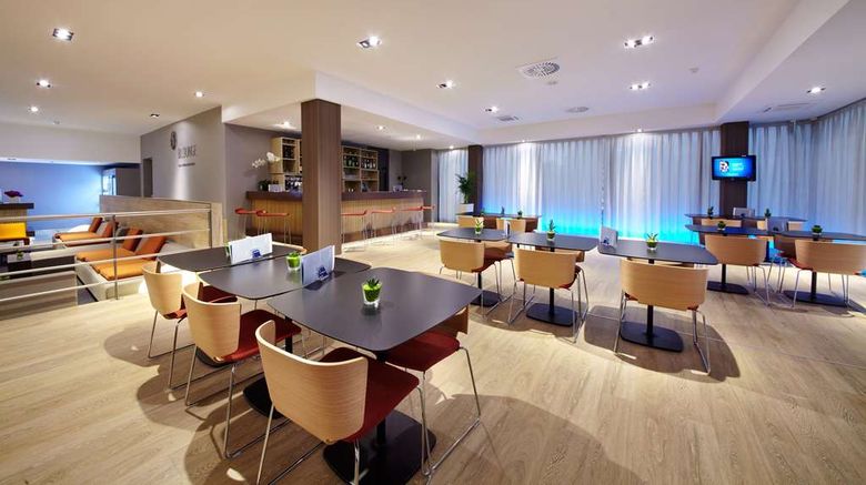 <b>Occidental Praha Lobby</b>. Images powered by <a href="https://iceportal.shijigroup.com/" title="IcePortal" target="_blank">IcePortal</a>.