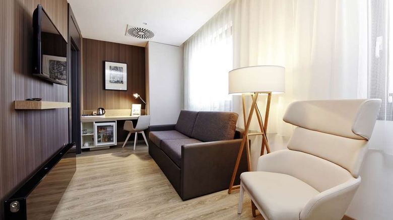 <b>Occidental Praha Suite</b>. Images powered by <a href="https://iceportal.shijigroup.com/" title="IcePortal" target="_blank">IcePortal</a>.