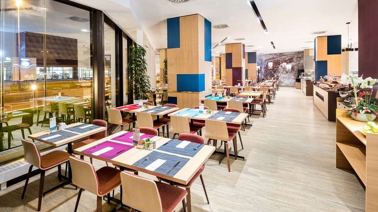 <b>Occidental Praha Restaurant</b>. Images powered by <a href="https://iceportal.shijigroup.com/" title="IcePortal" target="_blank">IcePortal</a>.