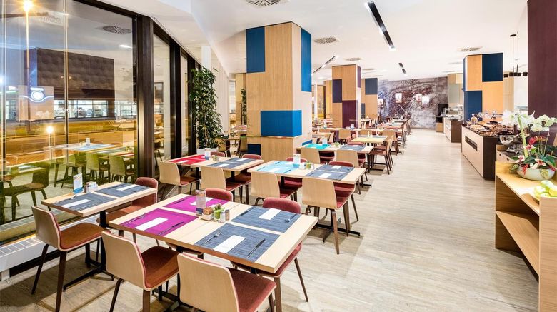 <b>Occidental Praha Restaurant</b>. Images powered by <a href="https://iceportal.shijigroup.com/" title="IcePortal" target="_blank">IcePortal</a>.