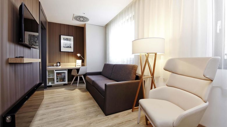 <b>Occidental Praha Suite</b>. Images powered by <a href="https://iceportal.shijigroup.com/" title="IcePortal" target="_blank">IcePortal</a>.