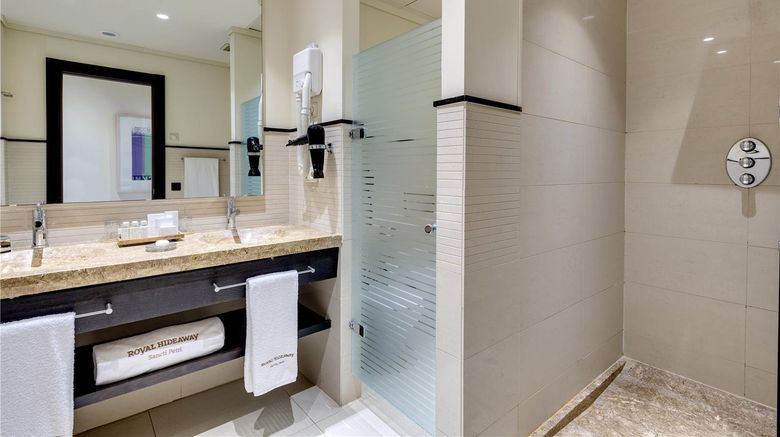 <b>Royal Hideaway Sancti Petri Suite</b>. Images powered by <a href="https://iceportal.shijigroup.com/" title="IcePortal" target="_blank">IcePortal</a>.