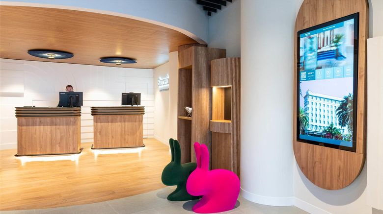 <b>Occidental Santa Cruz Contemporaneo Lobby</b>. Images powered by <a href="https://iceportal.shijigroup.com/" title="IcePortal" target="_blank">IcePortal</a>.