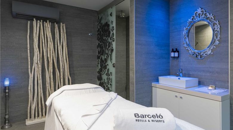 <b>Barcelo Teguise Beach - Adults Only Spa</b>. Images powered by <a href="https://iceportal.shijigroup.com/" title="IcePortal" target="_blank">IcePortal</a>.