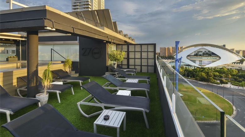 <b>Barcelo Valencia Pool</b>. Images powered by <a href="https://iceportal.shijigroup.com/" title="IcePortal" target="_blank">IcePortal</a>.