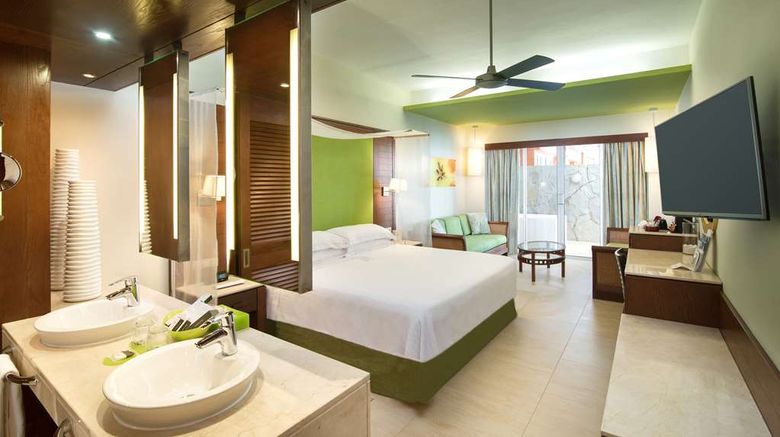 <b>Barcelo Bavaro Palace Suite</b>. Images powered by <a href="https://iceportal.shijigroup.com/" title="IcePortal" target="_blank">IcePortal</a>.