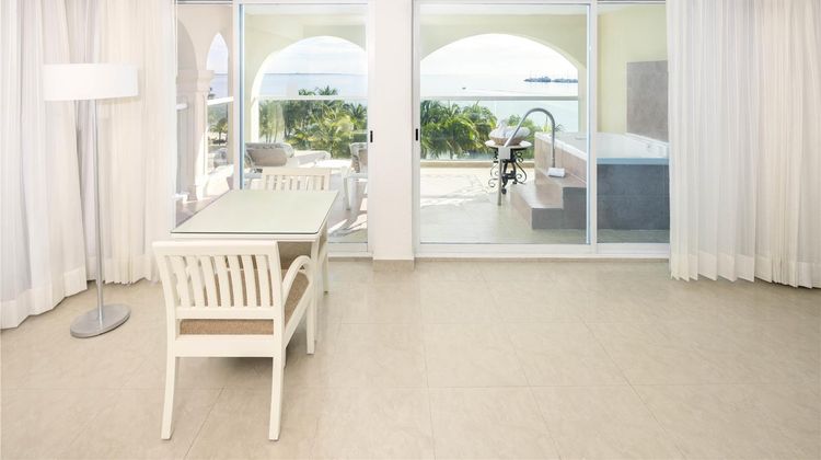 Occidental Costa Cancun Suite