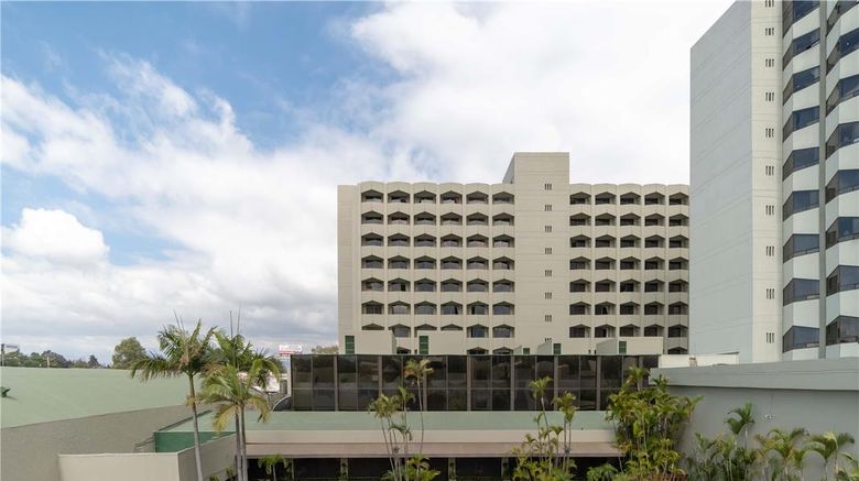 <b>Barcelo Guatemala City Pool</b>. Images powered by <a href="https://iceportal.shijigroup.com/" title="IcePortal" target="_blank">IcePortal</a>.