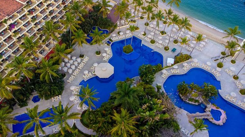 <b>Barcelo Puerto Vallarta Pool</b>. Images powered by <a href="https://iceportal.shijigroup.com/" title="IcePortal" target="_blank">IcePortal</a>.