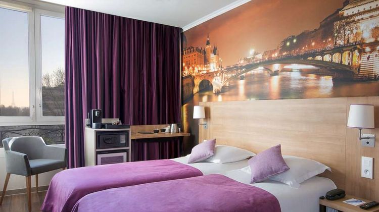 Best Western Rives de Paris La Defense Room