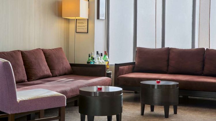 Best Western Rives de Paris La Defense Lobby