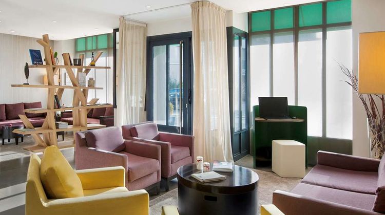 Best Western Rives de Paris La Defense Lobby
