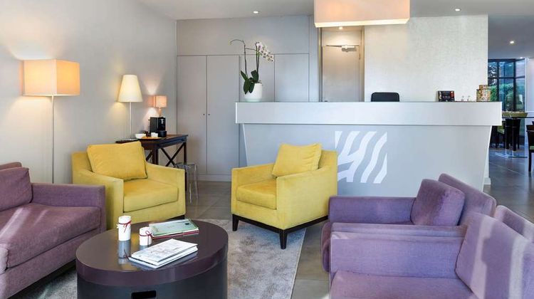 Best Western Rives de Paris La Defense Lobby