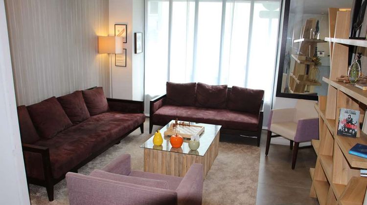 Best Western Rives de Paris La Defense Lobby