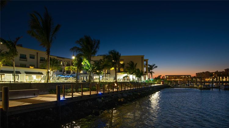 Hyatt House Naples/5th Avenue Exterior