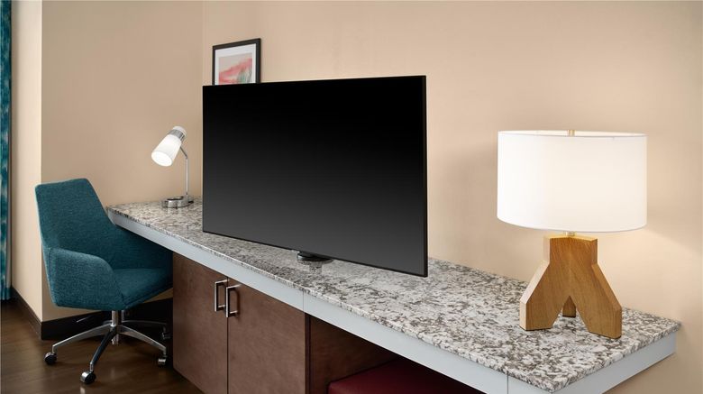 <b>Hilton Garden Inn Detroit Troy Room</b>. Images powered by <a href="https://iceportal.shijigroup.com/" title="IcePortal" target="_blank">IcePortal</a>.