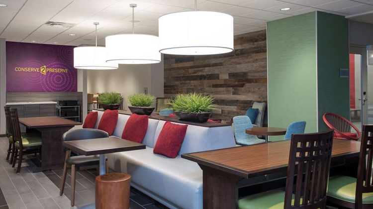 Home2 Suites by Hilton Indianapolis Dtwn Lobby