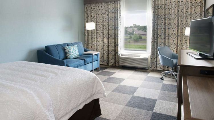 Hampton Inn & Suites Stillwater West Room