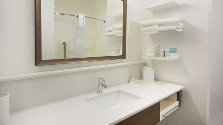 Hampton Inn & Suites Stillwater West Room
