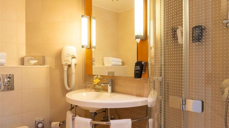 Ibis One Central Dubai Room