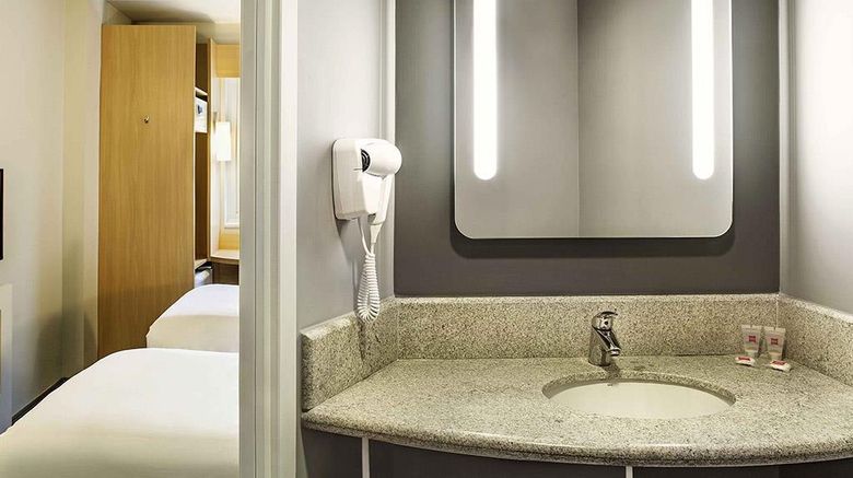 <b>Ibis Copacabana Posto 5 Room</b>. Images powered by <a href="https://iceportal.shijigroup.com/" title="IcePortal" target="_blank">IcePortal</a>.