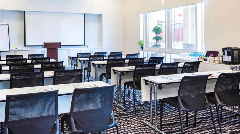 <b>Ibis Styles Dragon Mart Dubai Hotel Meeting</b>. Images powered by <a href="https://iceportal.shijigroup.com/" title="IcePortal" target="_blank">IcePortal</a>.